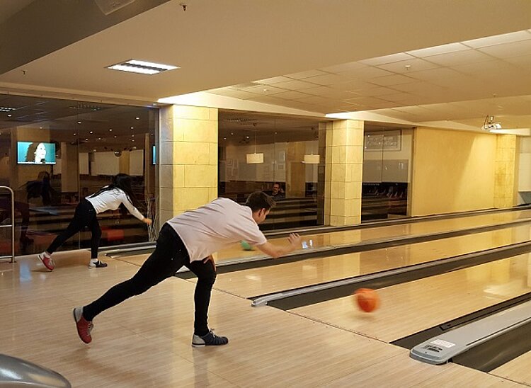 Gemeinsamer Bowlingnachmittag der kaufmännischen Auszubildenden Gemeinsamer Bowlingnachmittag der kaufmännischen Auszubildenden