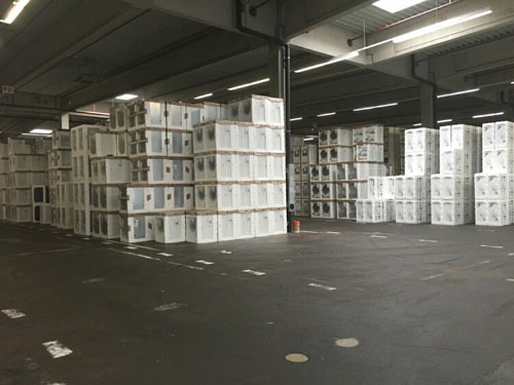 Kaufmännische Azubis zu Besuch bei der Lila Logistik GmbH Kaufmännische Azubis zu Besuch bei der Lila Logistik GmbH