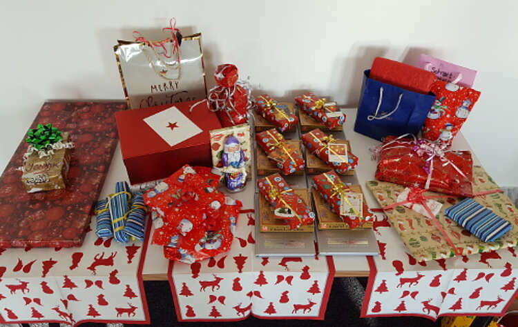 Azubis feiern Weihnachten am ZAW Azubis feiern Weihnachten am ZAW