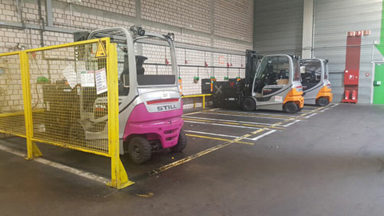 Kaufmännische Azubis zu Besuch bei der Lila Logistik GmbH Kaufmännische Azubis zu Besuch bei der Lila Logistik GmbH