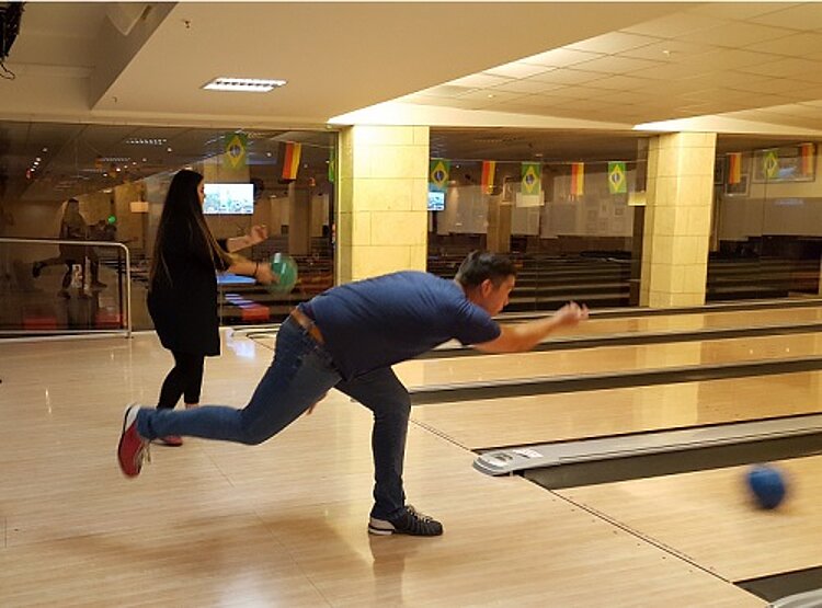 Traditionelle Bowlingrunde der Auszubildenden Traditionelle Bowlingrunde der Auszubildenden