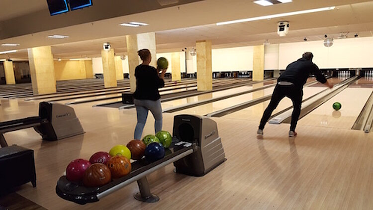 Bowling zum Abschluss des Ausbildungsjahres Bowling zum Abschluss des Ausbildungsjahres