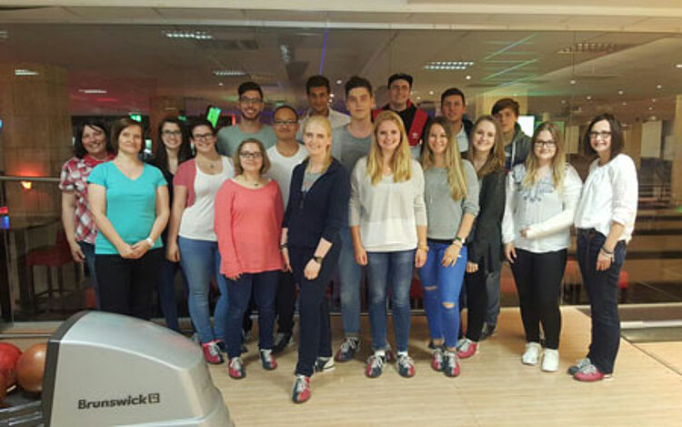 Abschlussbowling unserer angehenden Industriekaufleute Abschlussbowling unserer angehenden Industriekaufleute