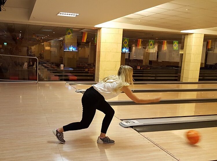 Traditionelle Bowlingrunde der Auszubildenden Traditionelle Bowlingrunde der Auszubildenden