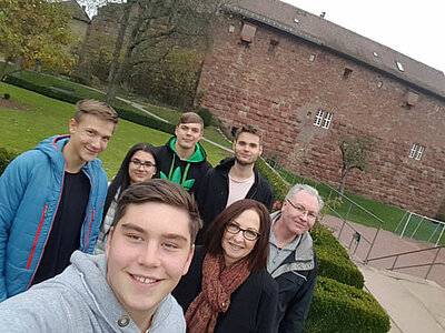 Teamtage der kaufmännischen Azubis auf Burg Rothenfels Teamtage der kaufmännischen Azubis auf Burg Rothenfels