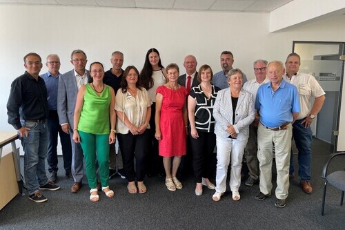Offizielle Abschlussfeier mit Netzwerkpartnern, Wegbegleitern und Geschäftsführung Offizielle Abschlussfeier mit Netzwerkpartnern, Wegbegleitern und Geschäftsführung-2
