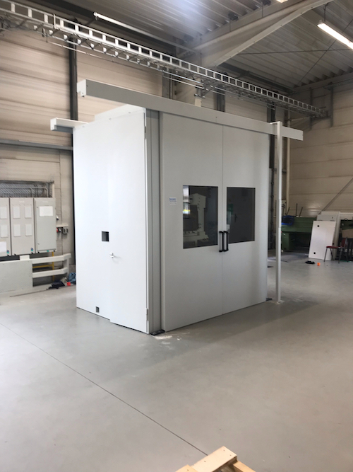 Lieferung und Aufbau der Stanzmaschine im ZAW Lieferung und Aufbau der Stanzmaschine im ZAW-1